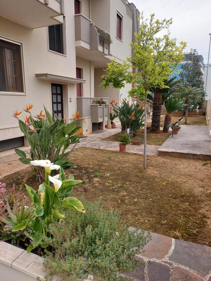 Ferienwohnung Le Strelizie Arnesano Exterior foto